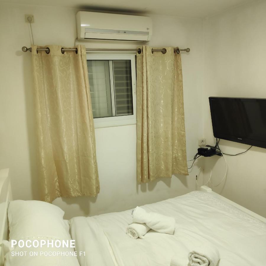 Ferienwohnung סוויטה של אלון Arad Exterior foto